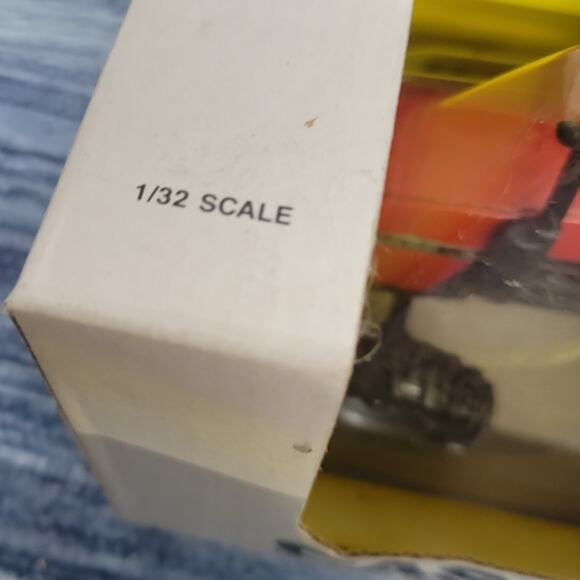 Vtg 1985 Ertl 1/32 scale Die-cast IH Case 2294 4wd w/frontend tractor red/black - Picture 3 of 9